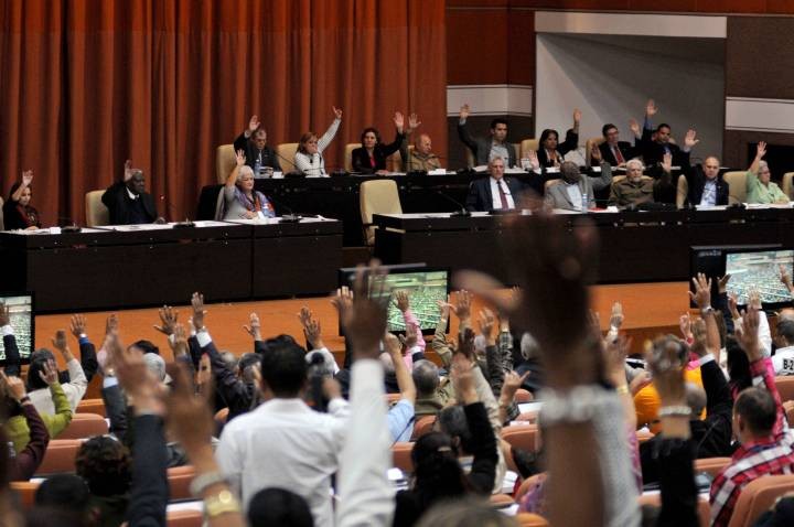 12月23日，古巴議會於當地時間22日批准了修改憲法的最新草案。（圖源：EPA）