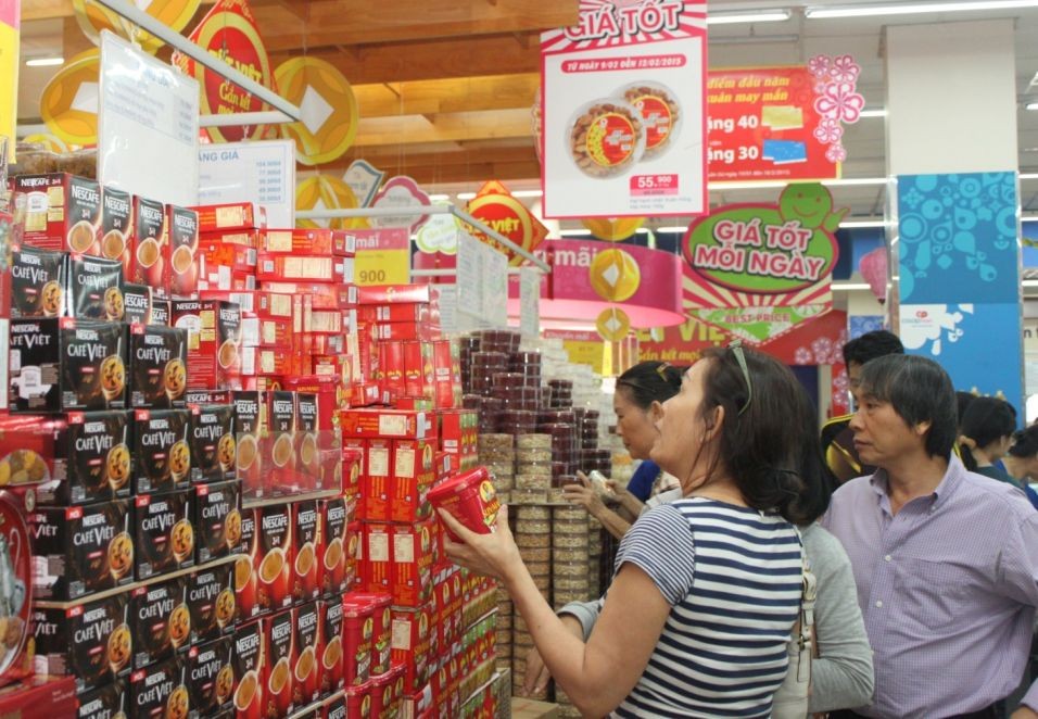 消費者在超市選購國貨。（示意圖源：互聯網）