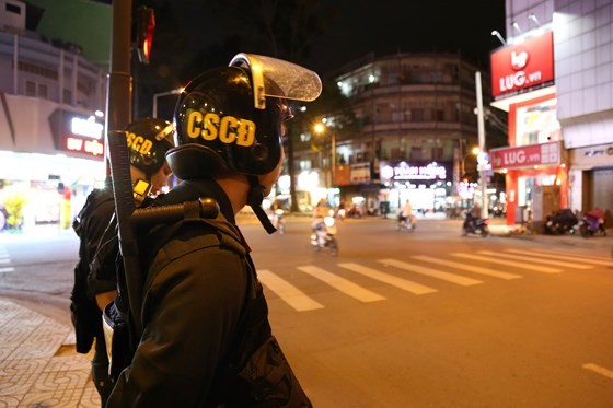 363工作組夜間在街上巡邏。（圖源：志石）