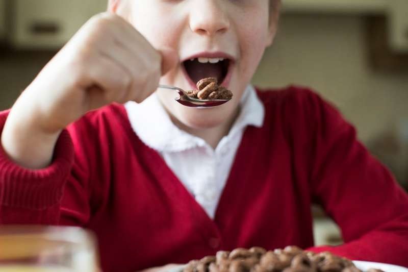 英格蘭公共健康專家警告兒童要減少高糖飲食，避免健康風險。（示意圖源：互聯網）