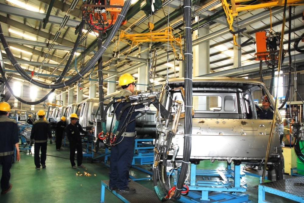 在越南生產商務車生產線。