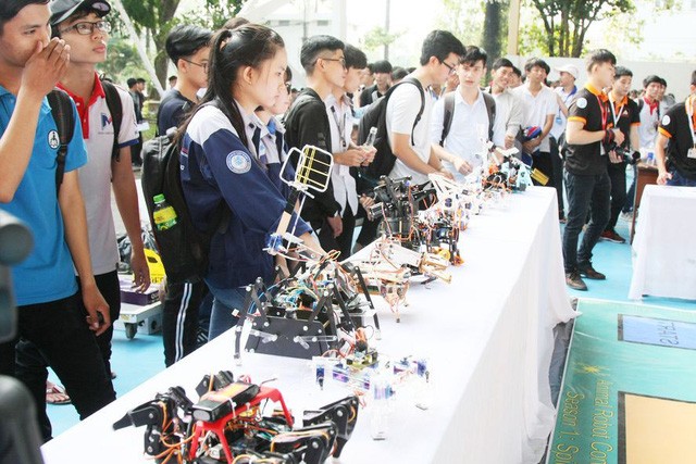 眾多高中生參加市師範技術大學舉行的第12次開放日活動。（圖源：陳黃）