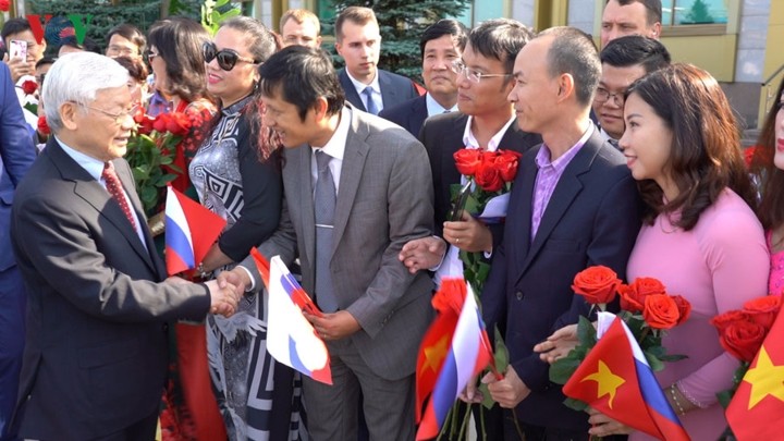 2018年9月5日，應俄羅斯總統普京的邀請，越南共 產黨中央總書記阮富仲與越南高級代表團對俄羅斯進 行訪問。旅俄僑胞們熱烈歡迎阮富仲總書記。
