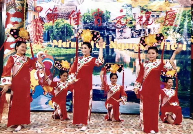 “蓮花”歌舞團為每年春節的表演不遺餘力。