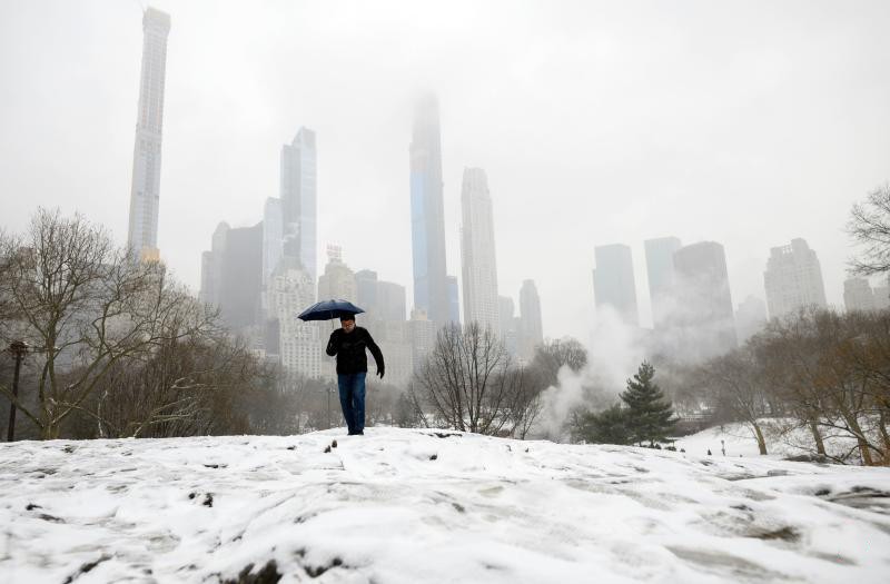 紐約也受暴雪影響。（圖源：AFP）