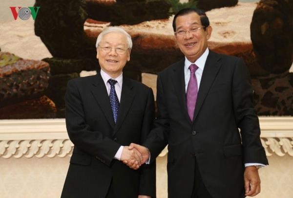 總書記、國家主席阮富仲會見柬首相洪森。（圖源：VOV）