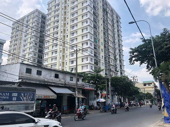康嘉新香公寓投資商被指出在建設此項目中有多種違規跡象。