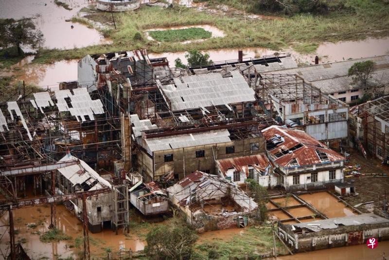 2019年3月20日，在熱帶氣旋“伊代”肆虐後，莫桑比克中部布茲（Buzi)一座損毀的工廠。（圖源：AFP）