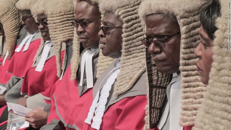 津巴布韋最高法院的法官們。（圖源：互聯網）