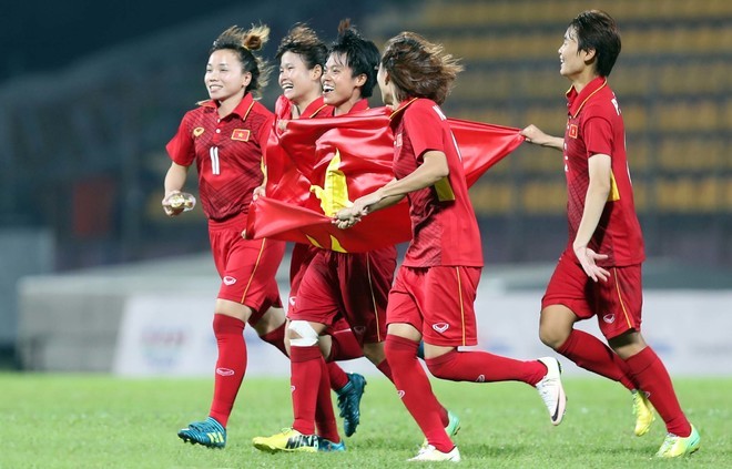 越南女子隊慶祝進球。（圖源：德同）