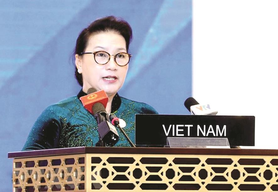 國會主席阮氏金銀在IPU-140上發表。（圖源：越通社）