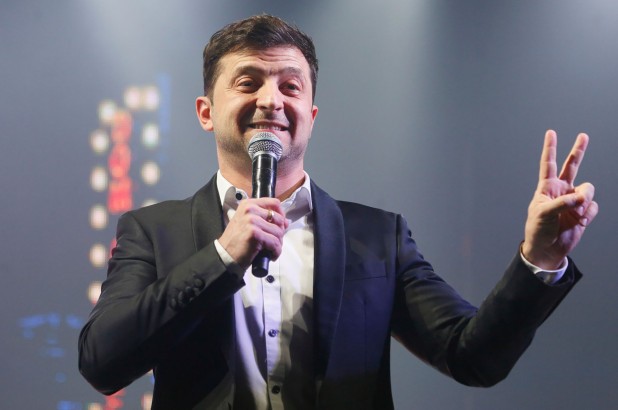 喜劇演員澤連斯基當選新一屆烏總統。（圖源：AP）