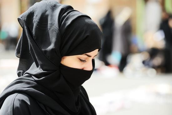 頭戴面紗的穆斯林女性。（圖源：互聯網）