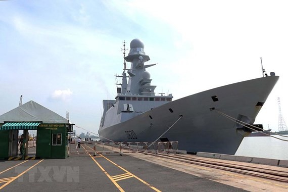 法國海軍“福爾班號”防空護衛艦在西貢-協福港靠岸停泊。（圖源：越通社）