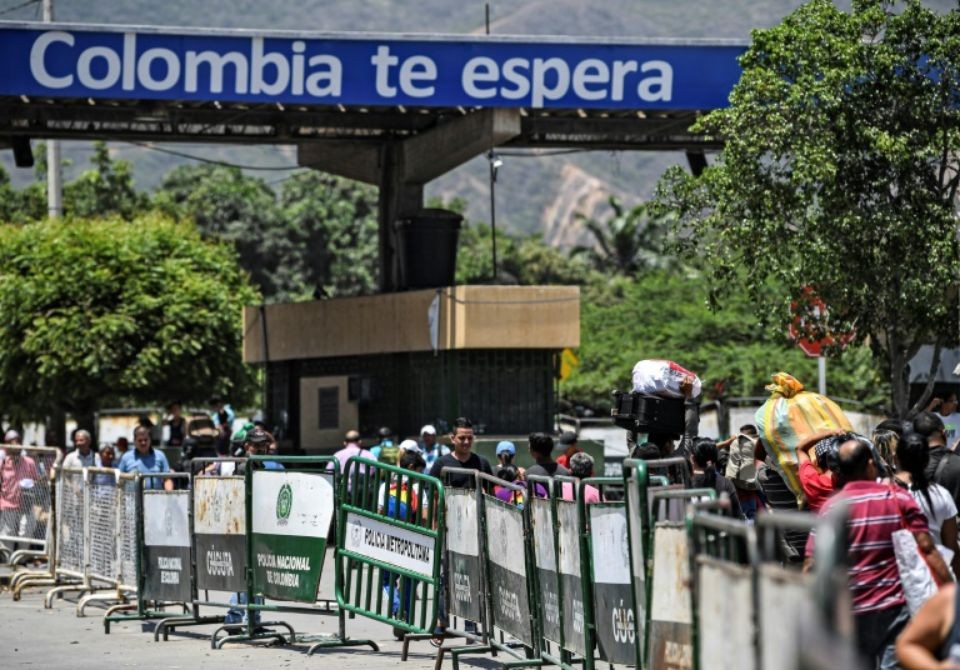 西蒙·玻利瓦爾國際大橋連接委內瑞拉和哥倫比亞。（圖源：AFP）