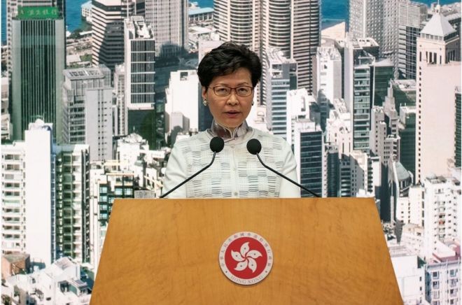 香港特區行政長官林鄭月娥15日宣佈，特區政府決定暫緩修訂《逃犯條例》的工作。（圖源：互聯網）