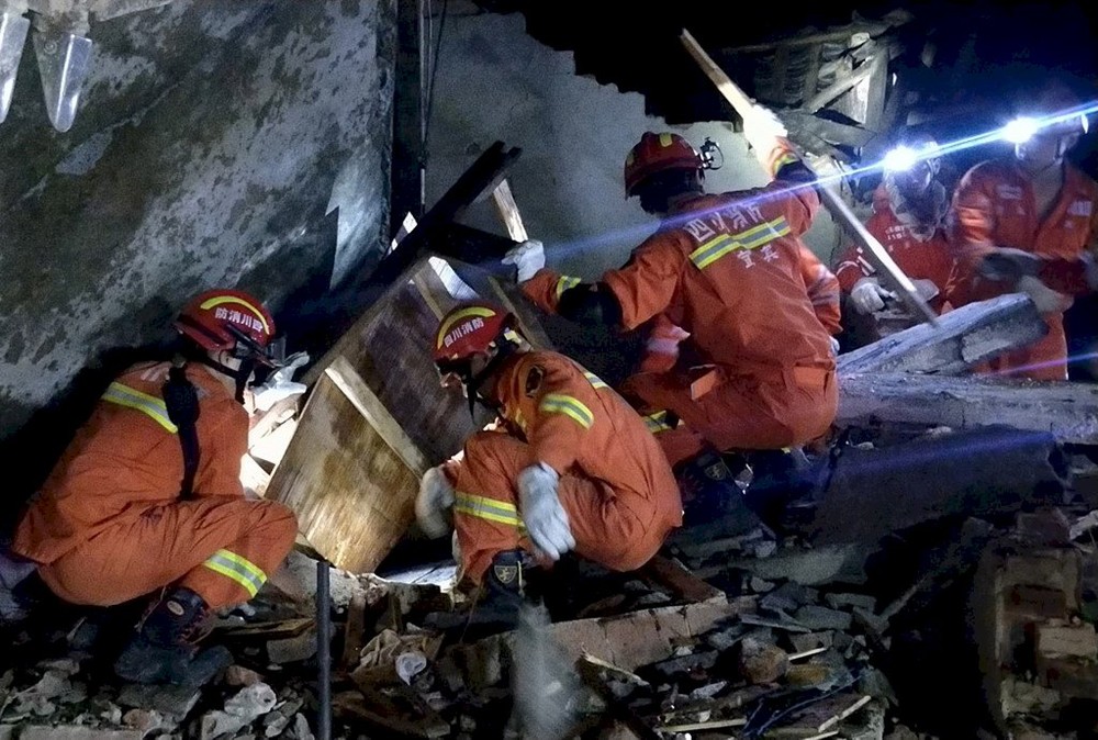 中國四川省宜賓市長寧縣17日深夜發生規模6.0強震，截至目前已造成13人死亡、200人受傷。(圖源：AFP)
