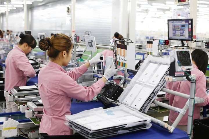 韓國三星集團的手機零部件生產線。