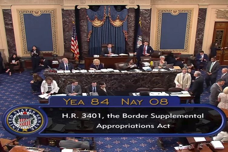 美國眾議院於當地26日晚上通過撥款46億美元，應對邊境移民危機。（圖源：Fox News截圖）