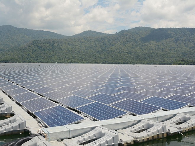 太陽能光電正受大型企業歡迎。