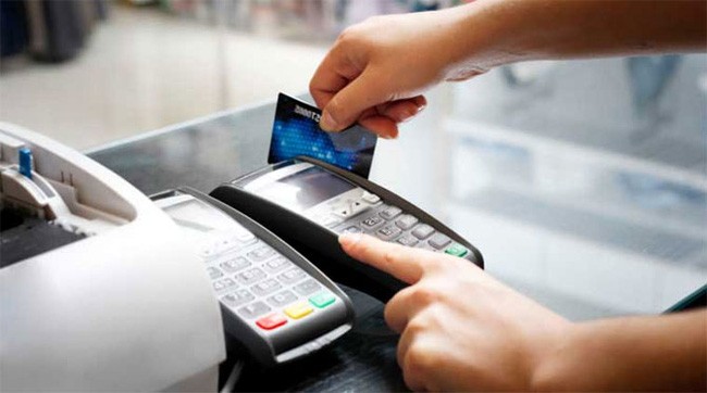 根據各發達國家的發展趨勢，購物付款方式日趨轉為刷信用卡、掃QR碼或使用電子錢包。