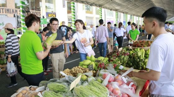 去年的活動吸引眾多居民前往參觀和選購無公害農產品。