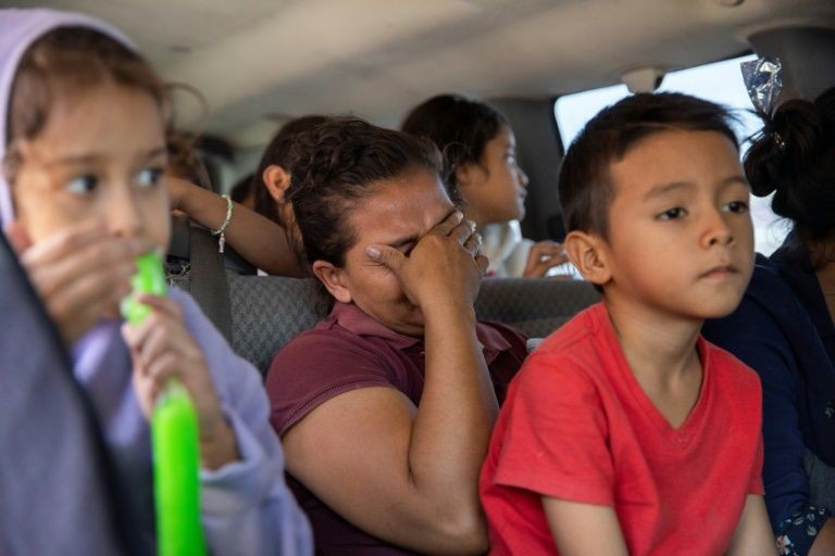 為阻擋非法移民北漂，特朗普新規允許無限期扣留移民兒童。（圖源：AFP）