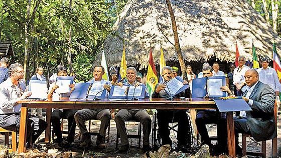 南美7國在亞馬遜河畔部落山林小屋舉行峰會，並簽署16點協議。（圖源：AFP）