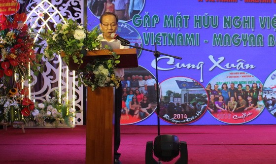 越南-匈牙利友好協會主席阮登旺在聚會上致詞。（圖源：碧玉）