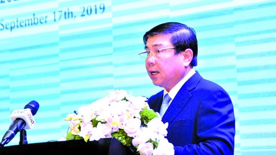 市人委會主席阮成鋒在會上發言。（圖源：互聯網）