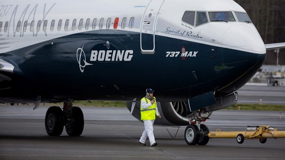 波音公司9月23日宣佈，將從當地時間23日起，向埃塞俄比亞航空公司302航班和印尼獅航610航班墜機事故中，共計300多名遇難者家屬提供財務賠償。圖為波音 737Max 客機。（圖源：互聯網）