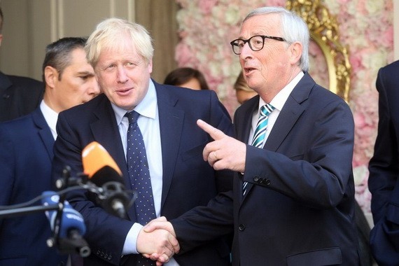 英首相約翰遜(左)與歐盟委員會主席容克。（圖源：Getty Images）