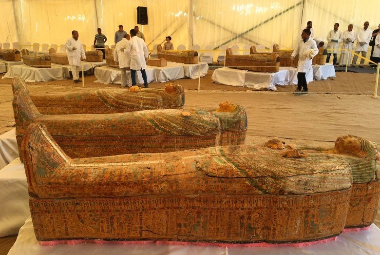 埃及南部古城勒克索(Luxor)出土30具近3千年前木棺。（圖源：AP）