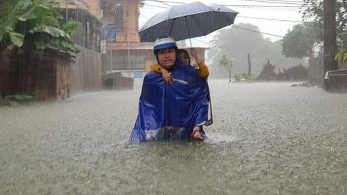 榮市本月16日雨後嚴重受淹。（圖源：勞動者報）