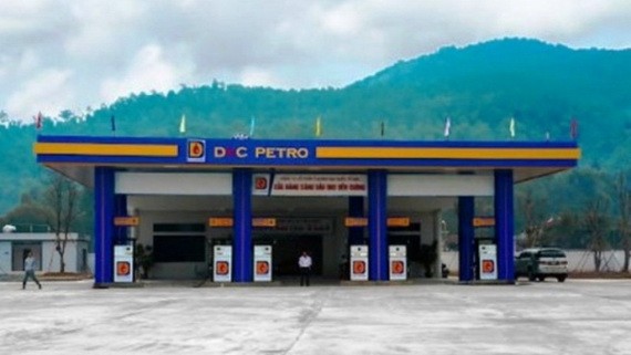 天明德公司旗下的DKC加油站出售劣質汽油。（圖源：P.B）