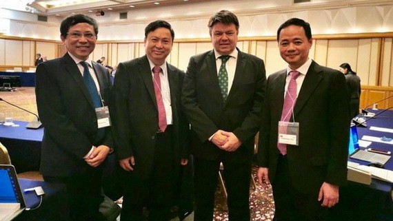 越南駐世界氣象組織常務代表陳鴻泰（右一）獲選為亞洲第二區域氣象協會(RA II)副主席。