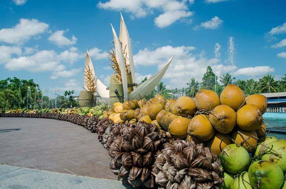2019年第五次檳椥省椰子盛會將於本月16至20日。圖為上屆椰子盛會的椰子街一瞥。（圖源：互聯網）