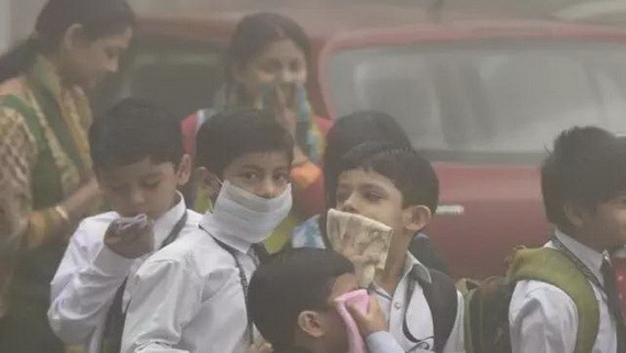 印度媒體11月1日報導稱，首都已經於週五宣佈關閉所有學校，直到2019年11月5日，原因是空氣質量惡化和污染進入“緊急級別”。（圖源：互聯網）