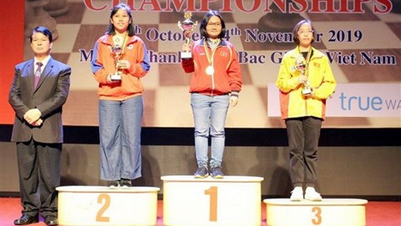 組委會向女子快棋個人賽頒發獎項。（圖源：互聯網）