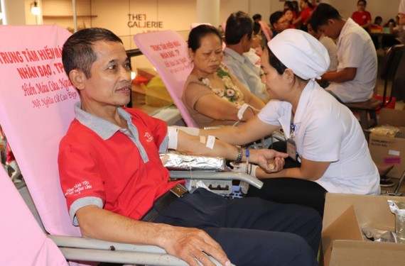 志願者踴躍參加了“人道捐血日”活動。（圖源：蔡芳）