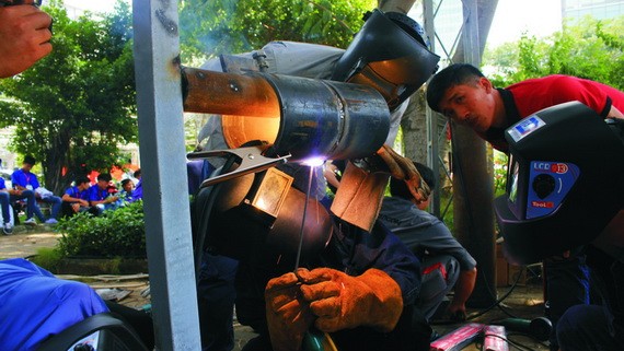 焊接技能比賽吸引年輕技工的參與。（圖源：互聯網）