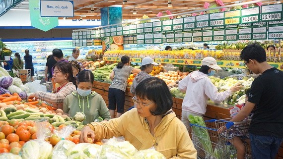 Co.opmart連鎖超市推出促銷活動，減輕消費者的年底開支壓力。