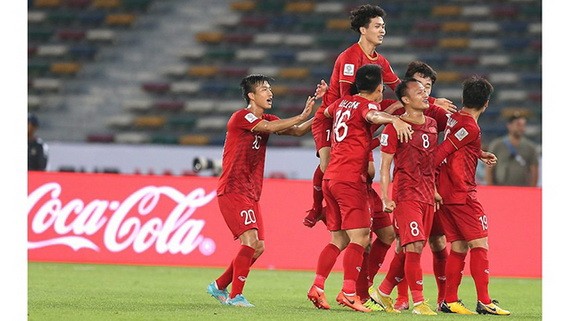 越南國足隊歡慶勝利。（圖源：互聯網）
