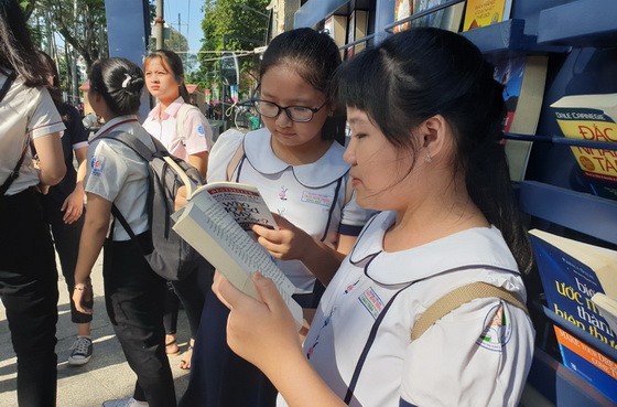 “文化閱讀日”盛會備受第五郡各所學校、華文中心的學生歡迎，吸引許多中、小學生前往閱讀書籍。
