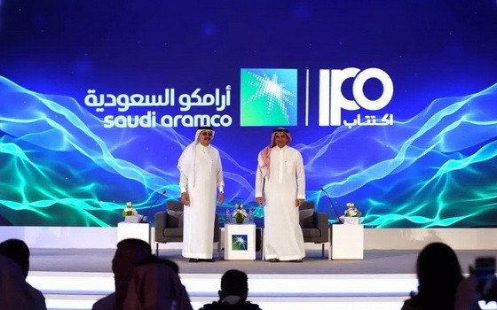 沙特阿拉伯國家石油公司(沙特阿美公司)當地時間5日晚宣佈，公司首次公開募股(IPO)的最終定價為每股32沙特里亞爾(約合8.53美元)。（圖源：互聯網）