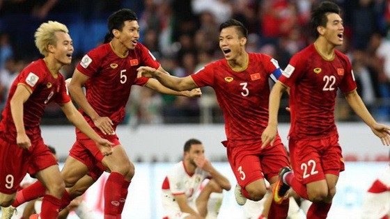 越南國足隊慶祝勝利。（圖源：互聯網）