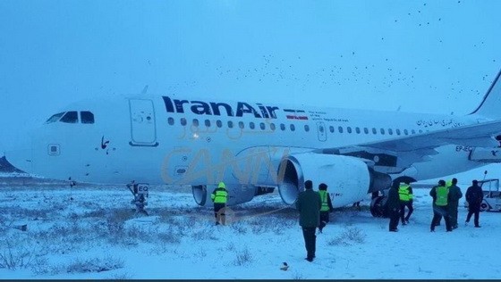 飛機在雪地上著陸。（圖源：CANN）