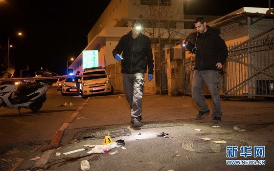2月6日，以色列警方在耶路撒冷調查當日凌晨發生的汽車衝撞襲擊事件。（圖源：新華社）