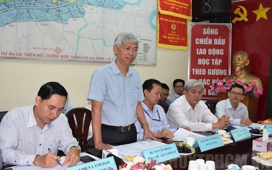 市人委會副主席武文歡（左二）在會上發表結論性講話。（圖源：市黨部新聞網）