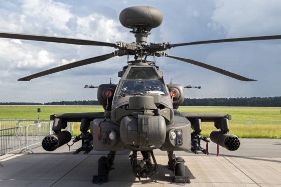 圖為美國重型武裝直升機AH-64D